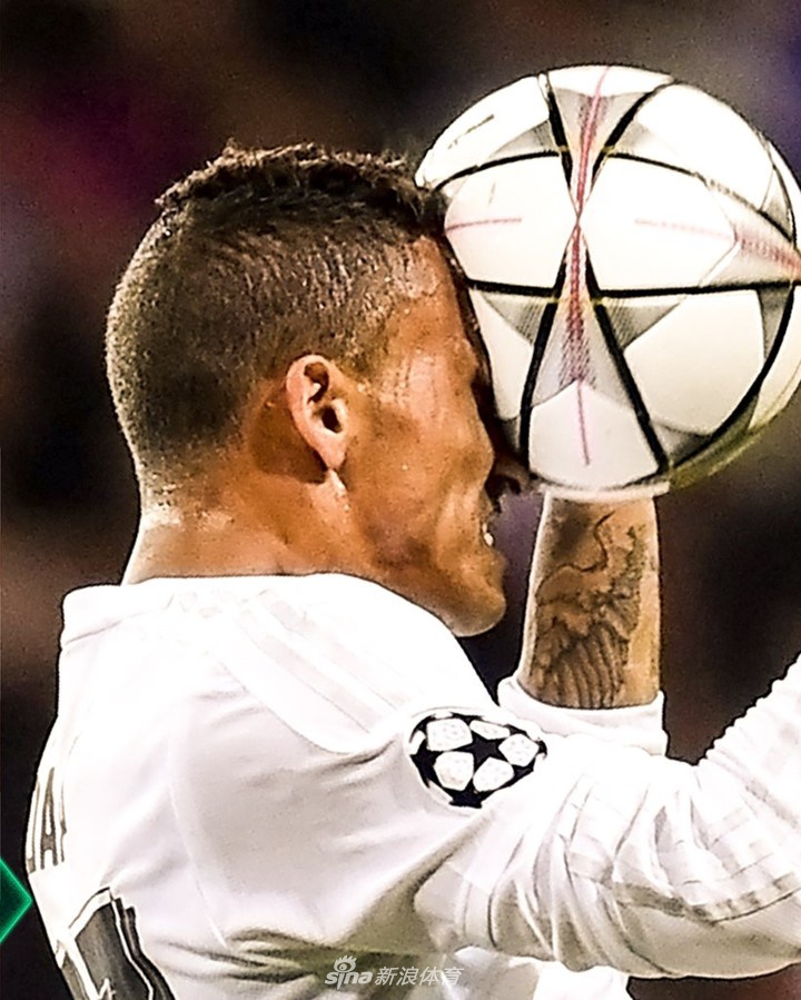 头球需谨慎！看看这些尴尬逋