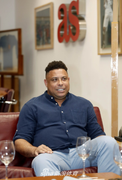 大罗又胖了?肚子越来越圆