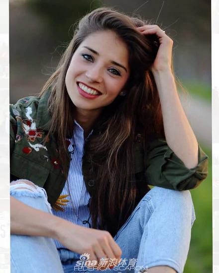 清纯邻家女！意大利女足最美女神