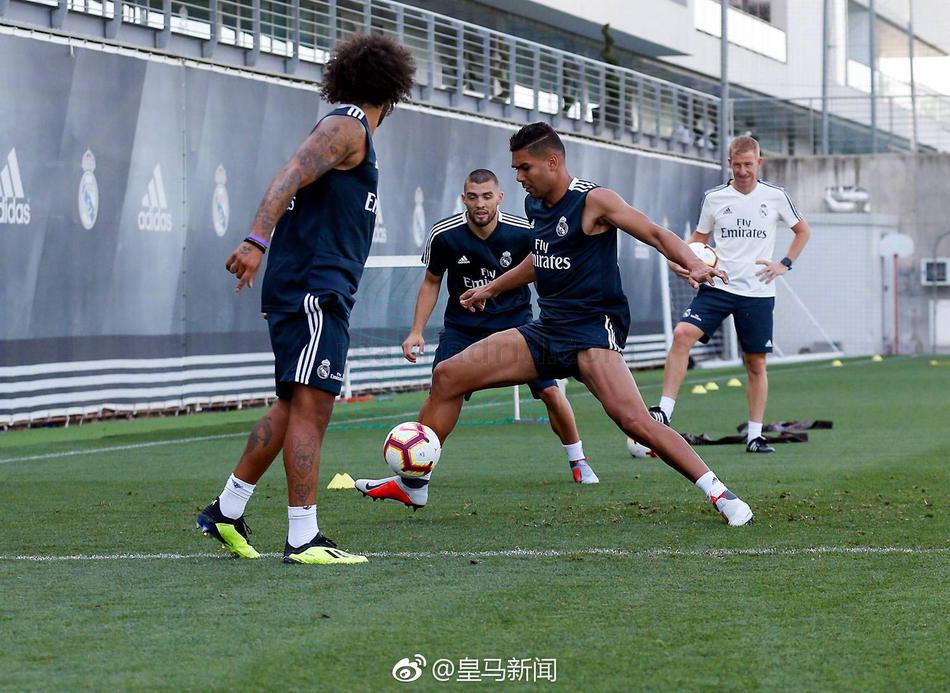 皇马双星回归球队参加训练