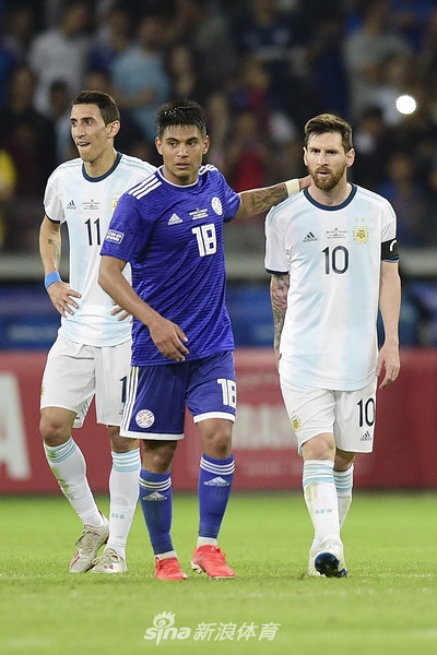 后卫：阿扎门迪亚（巴拉圭）