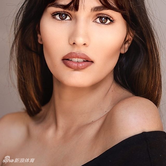 伊斯科又当爸爸啦！女友气质迷人