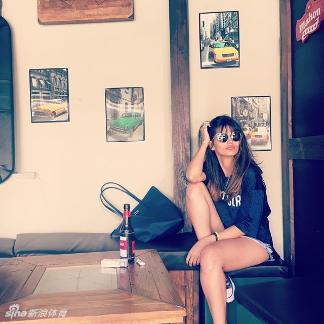 伊斯科又当爸爸啦！女友气质迷人