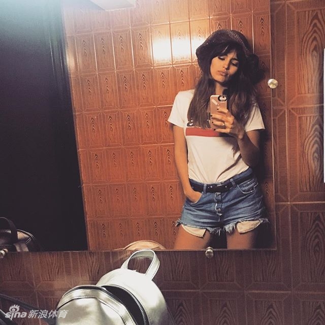 伊斯科又当爸爸啦！女友气质迷人