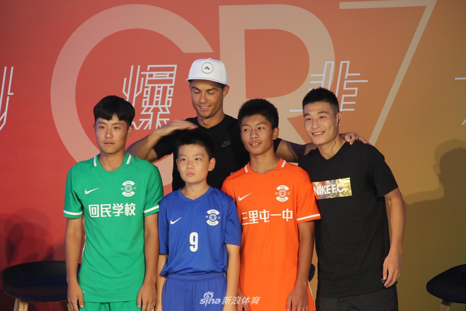 C罗：为中国人民祈祷要再去那里 武磊是我朋友