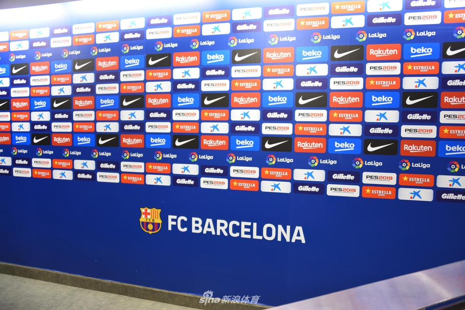 新浪体育带你走进诺坎普 感受欧洲最大球场