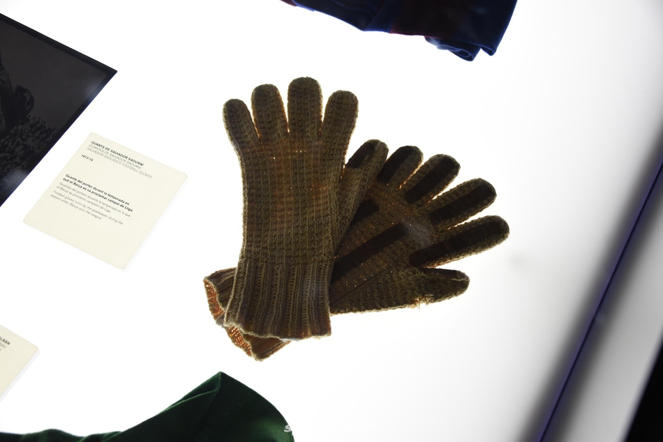 新浪体育带你走进巴萨博物馆 梅西金靴快放不下