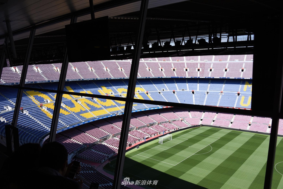 新浪体育带你走进诺坎普 感受欧洲最大球场