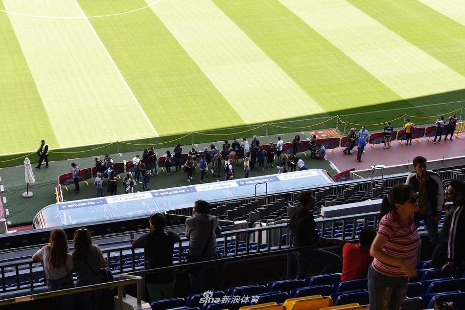 新浪体育带你走进诺坎普 感受欧洲最大球场