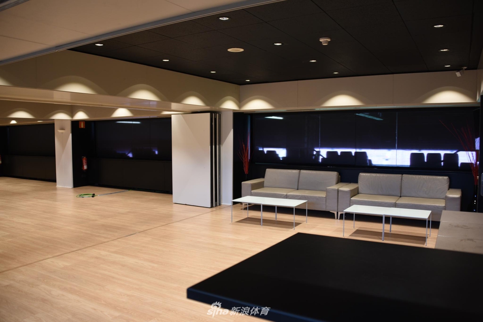 新浪体育带你走进诺坎普 感受欧洲最大球场