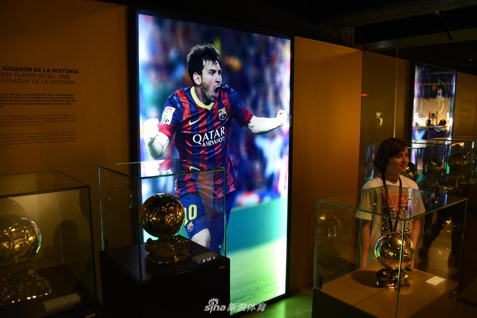 梅西的5座金球奖杯