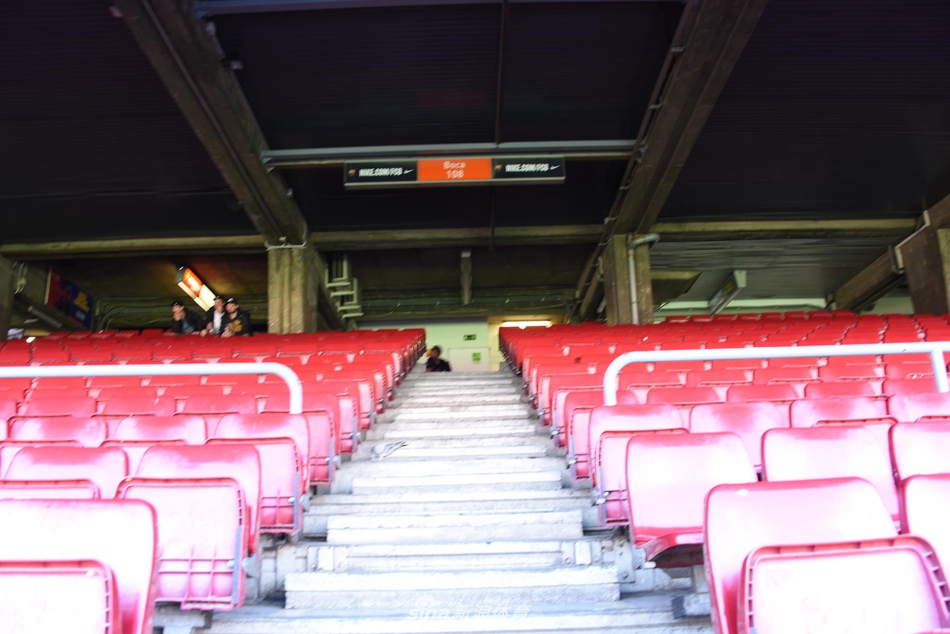 新浪体育带你走进诺坎普 感受欧洲最大球场