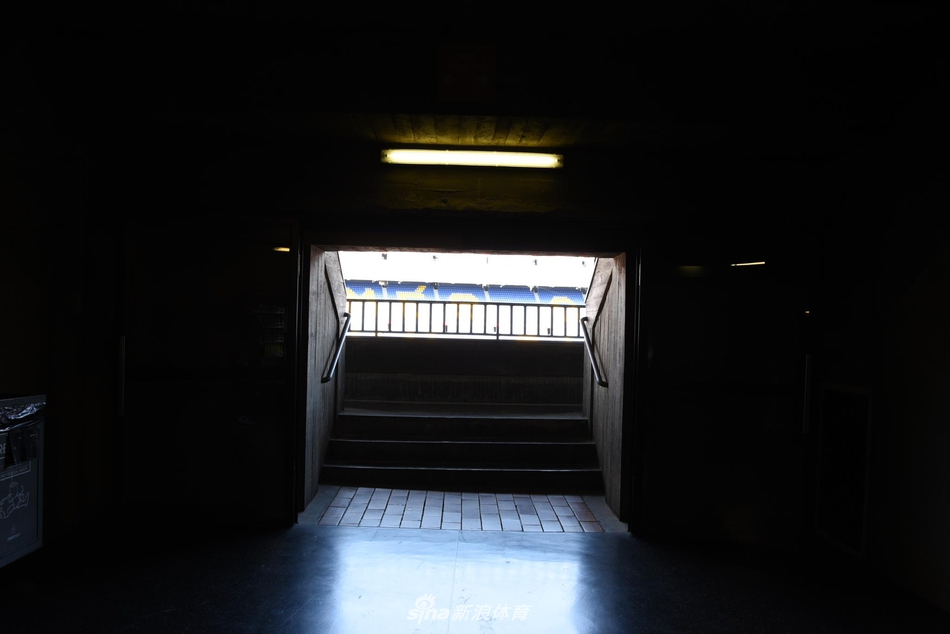 新浪体育带你走进诺坎普 感受欧洲最大球场