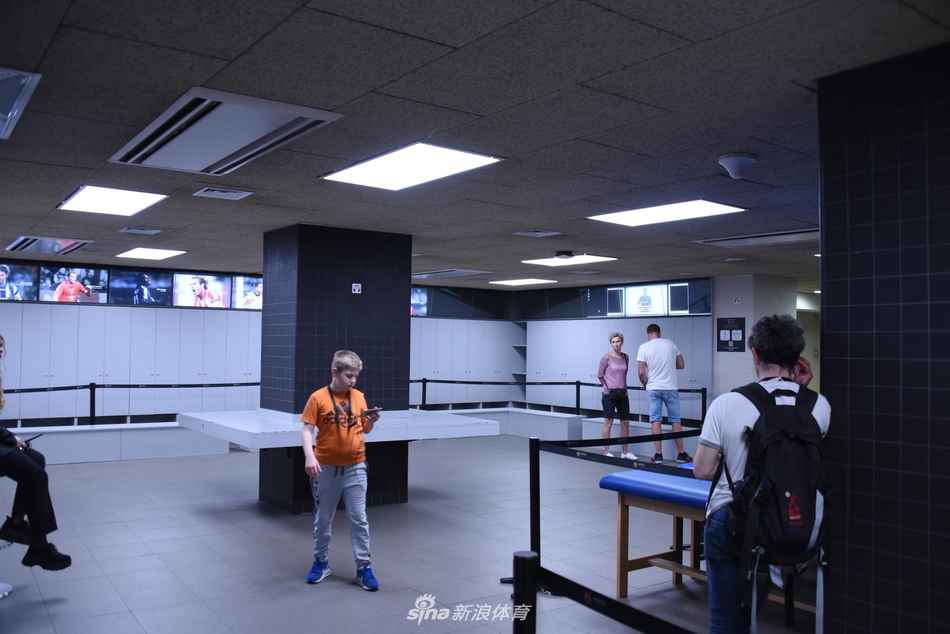 新浪体育带你走进诺坎普 感受欧洲最大球场