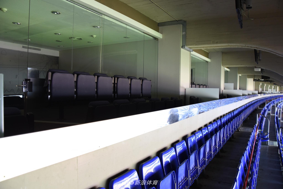 新浪体育带你走进诺坎普 感受欧洲最大球场