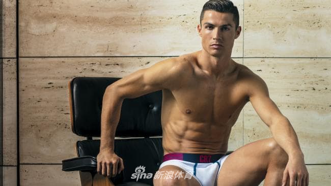 那些年C罗秀过的肌肉