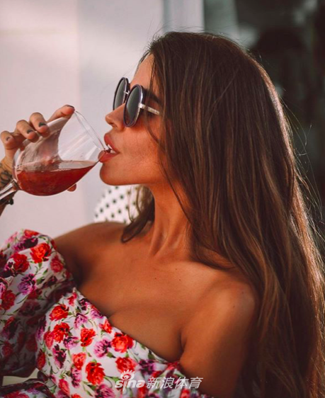 野性诱惑！西班牙美女主播火辣身材