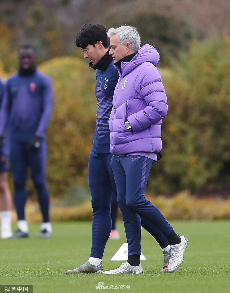 穆帅和孙兴O并肩走 两人说了啥