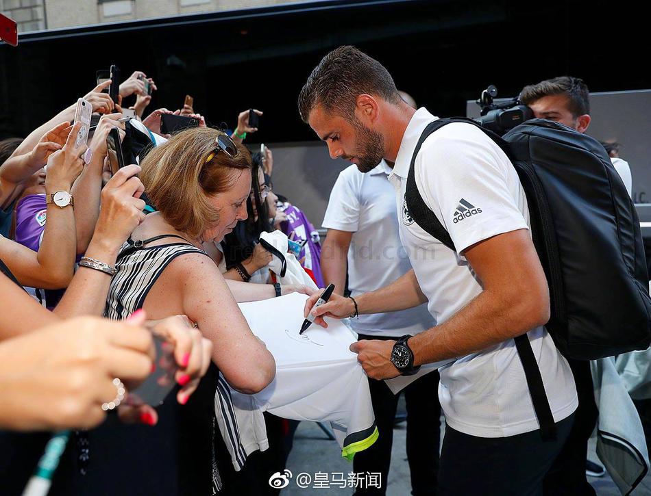 皇马抵达纽约备战罗马