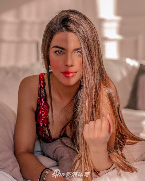 野性诱惑！西班牙美女主播火辣身材