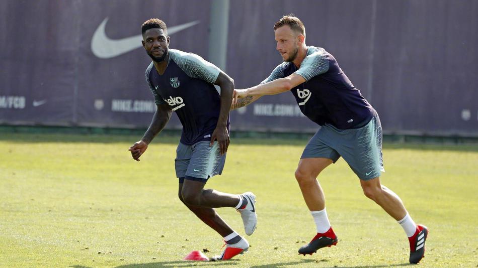 巴萨训练备战西超杯 梅西苏神脸上笑开花