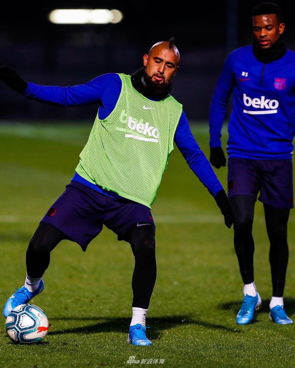 巴萨换帅后首堂训练课