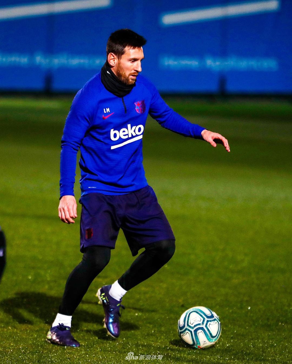 巴萨换帅后首堂训练课