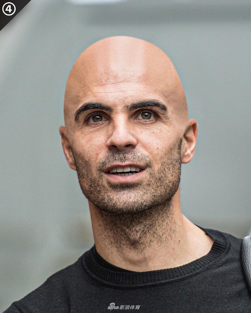 当足坛教练们都换成光头