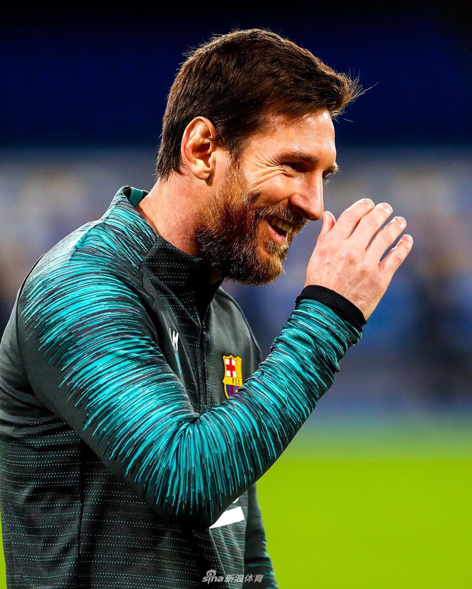 巴萨备战欧冠梅西笑开花