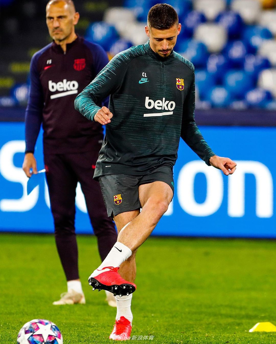 巴萨备战欧冠梅西笑开花