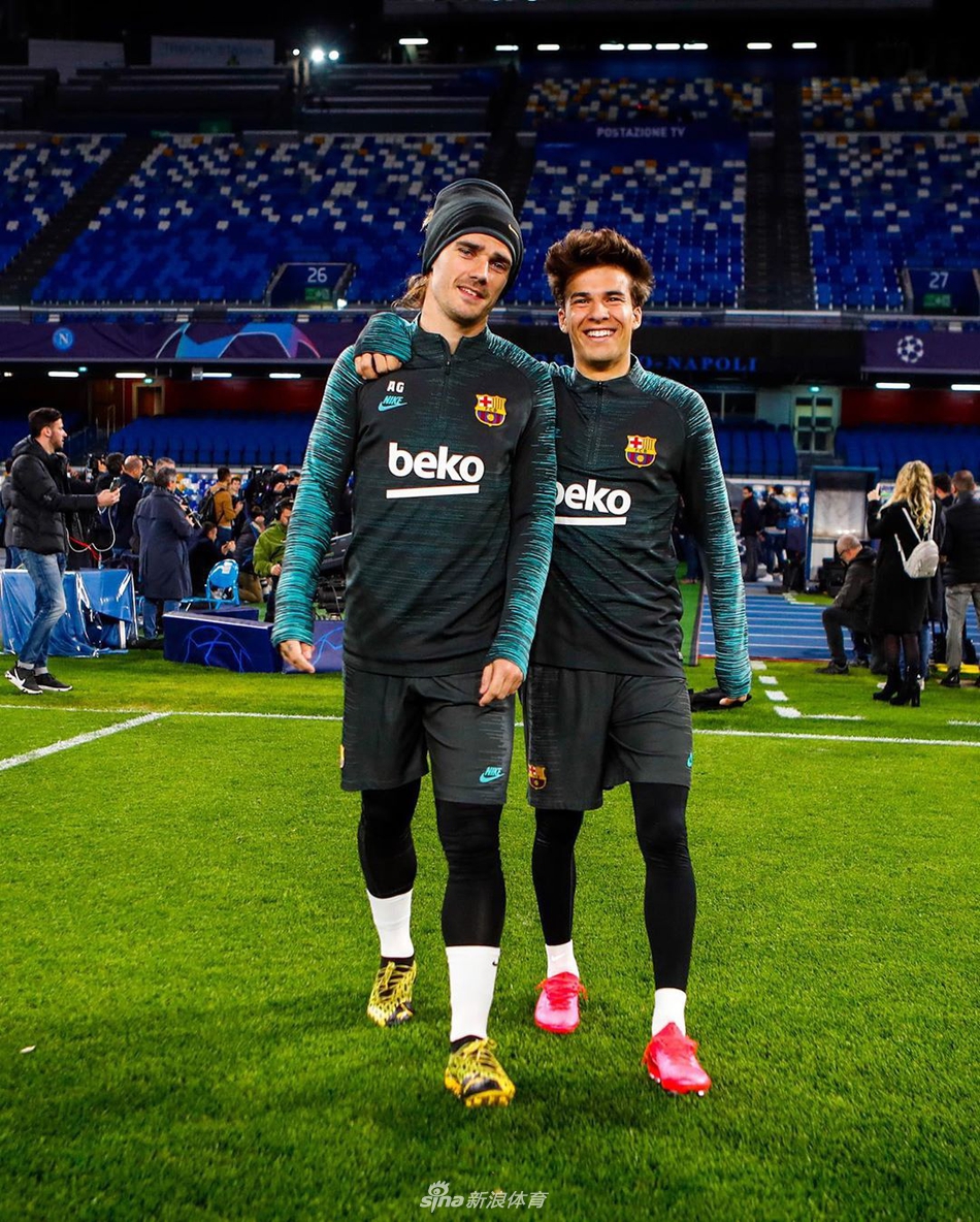 巴萨备战欧冠梅西笑开花