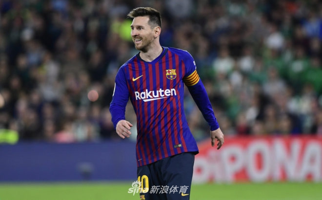 前锋：梅西（巴萨）