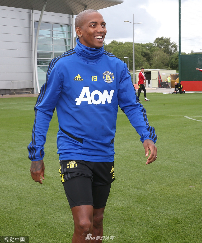 有谁吃胖了没？曼联球员归队备战