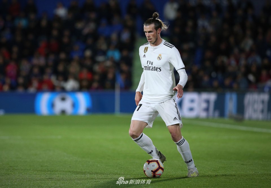 前锋：贝尔（皇马）