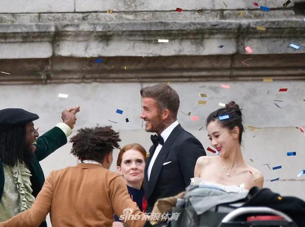 小贝和Angelababy“结婚”了！拍广告扮新婚夫妇