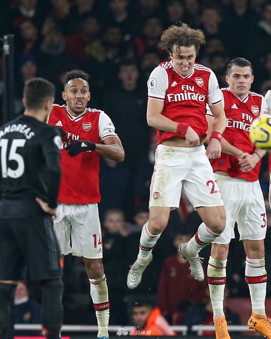 笑喷！球星们踢球还贡献表情包