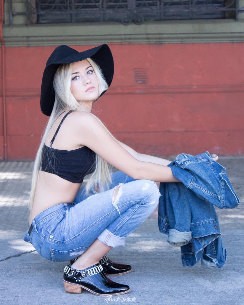 肤白臀翘惹人爱！阿圭罗新女友是她？