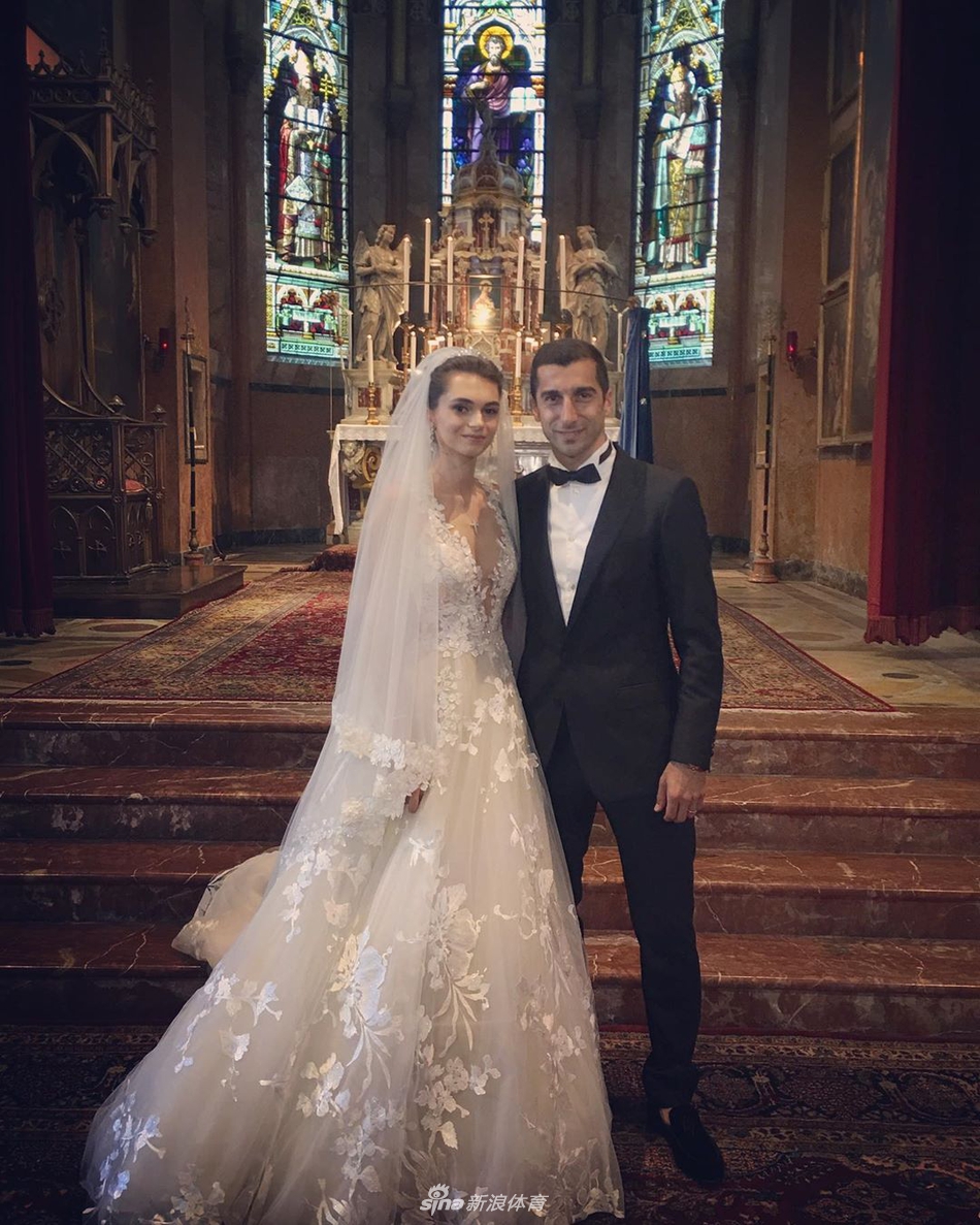 阿森纳名将大婚！这娇妻美似仙女