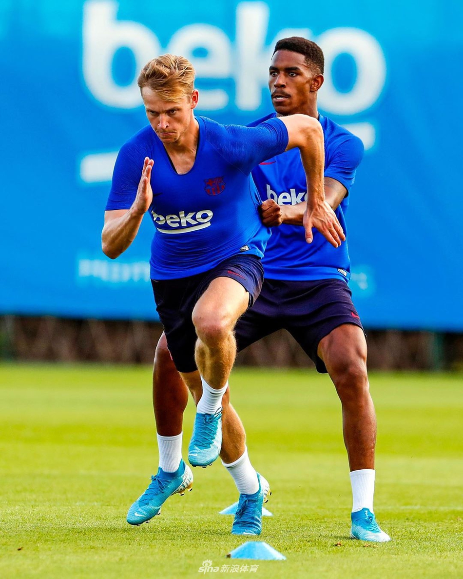 巴萨训练梅西缺席 格子这幕太搞笑