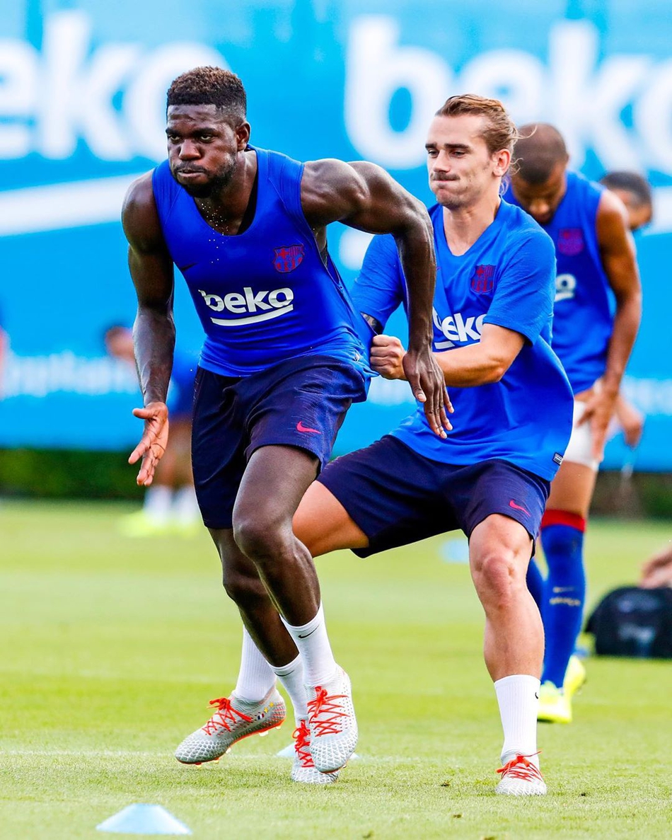 巴萨训练梅西缺席 格子这幕太搞笑