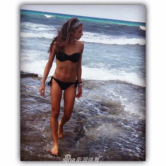 清纯邻家女！意大利女足最美女神