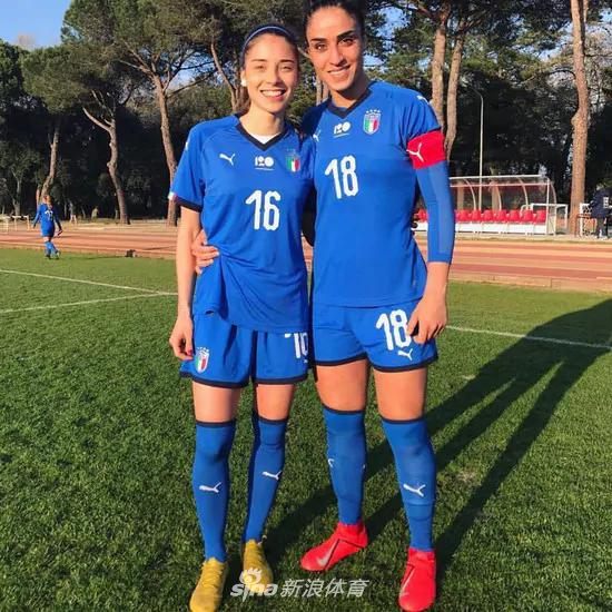 清纯邻家女！意大利女足最美女神