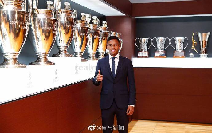 皇马又一强援亮相！银河战舰要起航啦