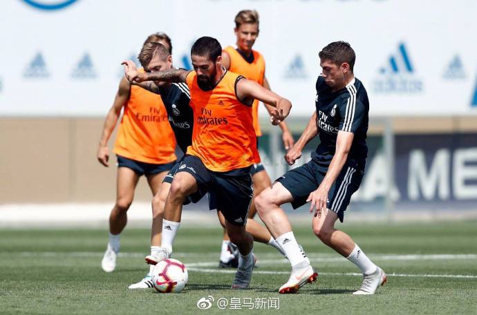 皇马全队训练备战西甲比赛