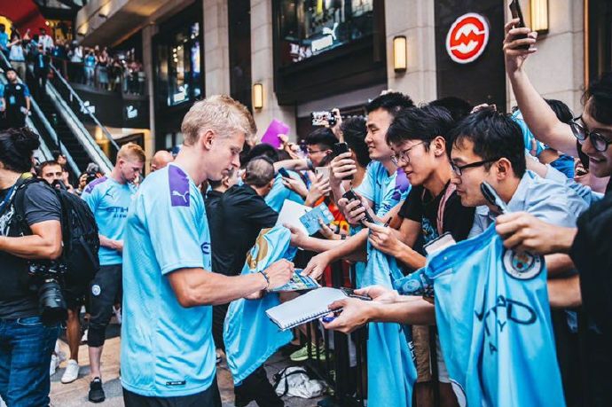 真是宠!曼城对球迷好的真没话说