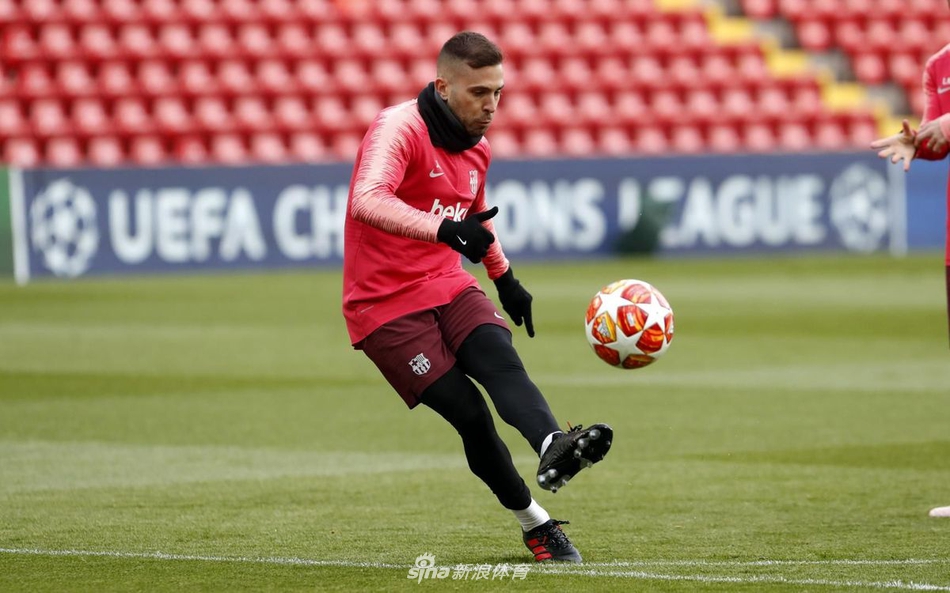 巴萨备战利物浦 梅西又干这事了