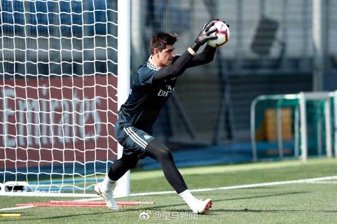 皇马全队训练备战西甲比赛