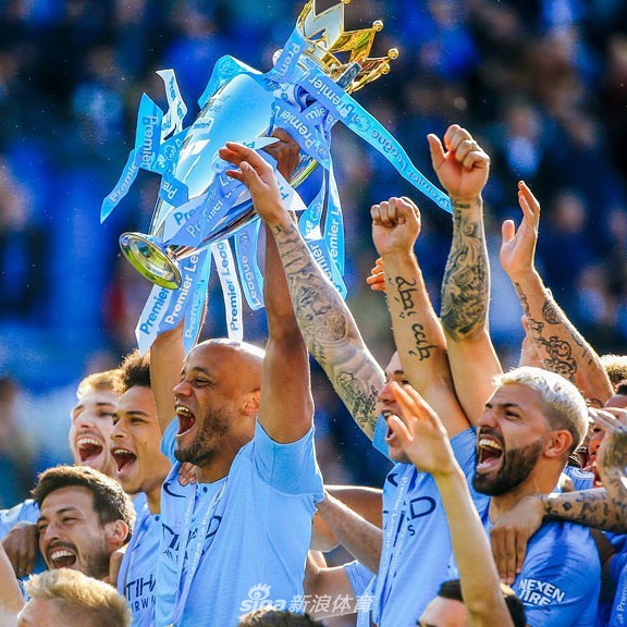 曼城官方回顾过往10年:神奇逆转+100分夺冠