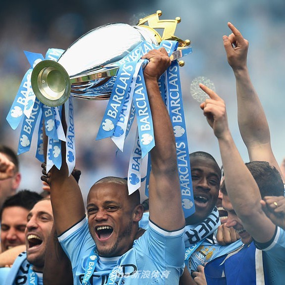 曼城官方回顾过往10年:神奇逆转+100分夺冠