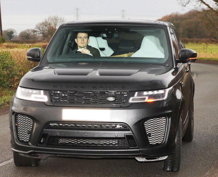 曼联众将开豪车去训练！谁的最靓？